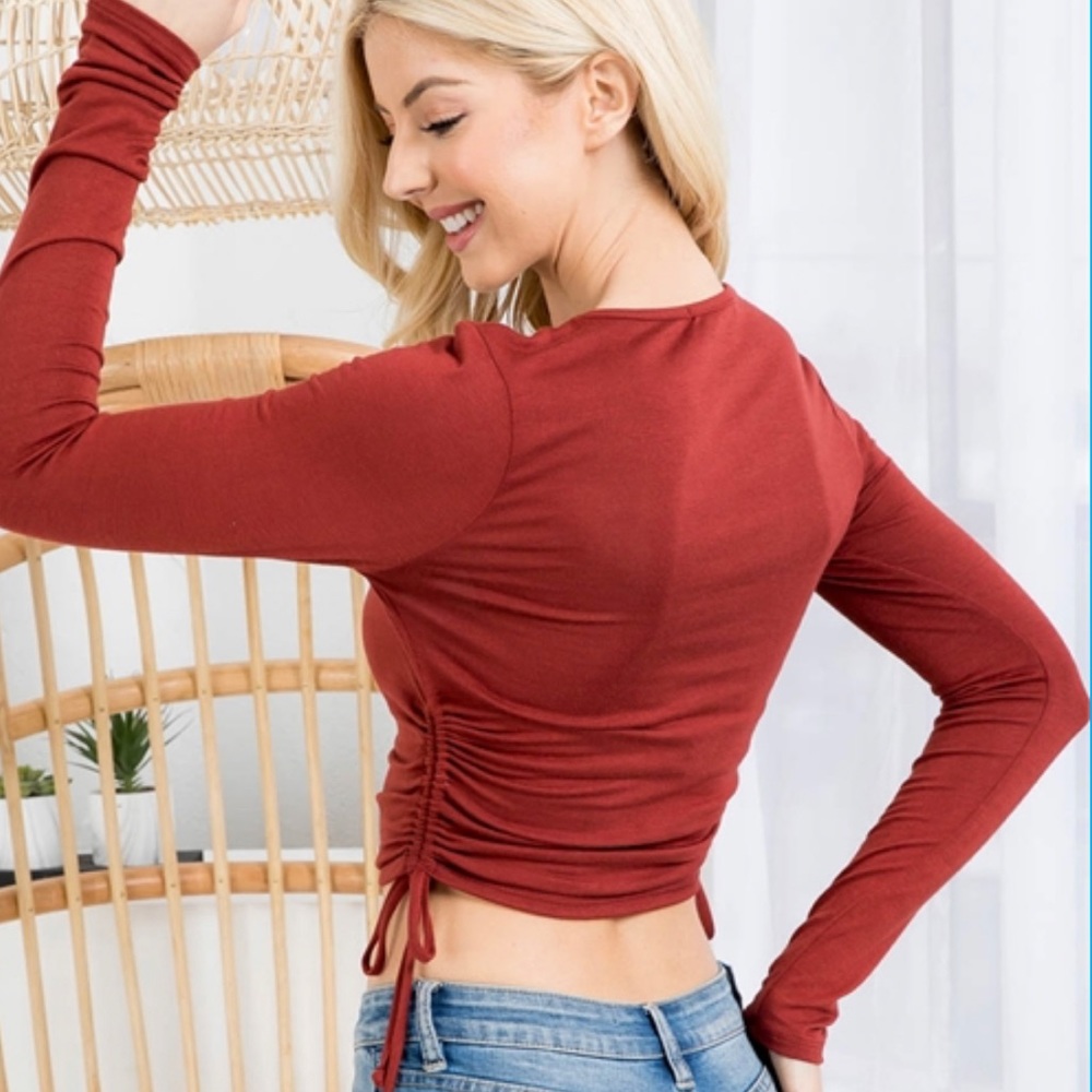 Amable Rust-Colored Cropped Top - Picture 2 of 8